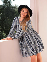 Plus Size Boho Print V-Neck Long Sleeve Mini Dress